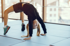 gimnastyka korekcyjna dla dzieci online kurs